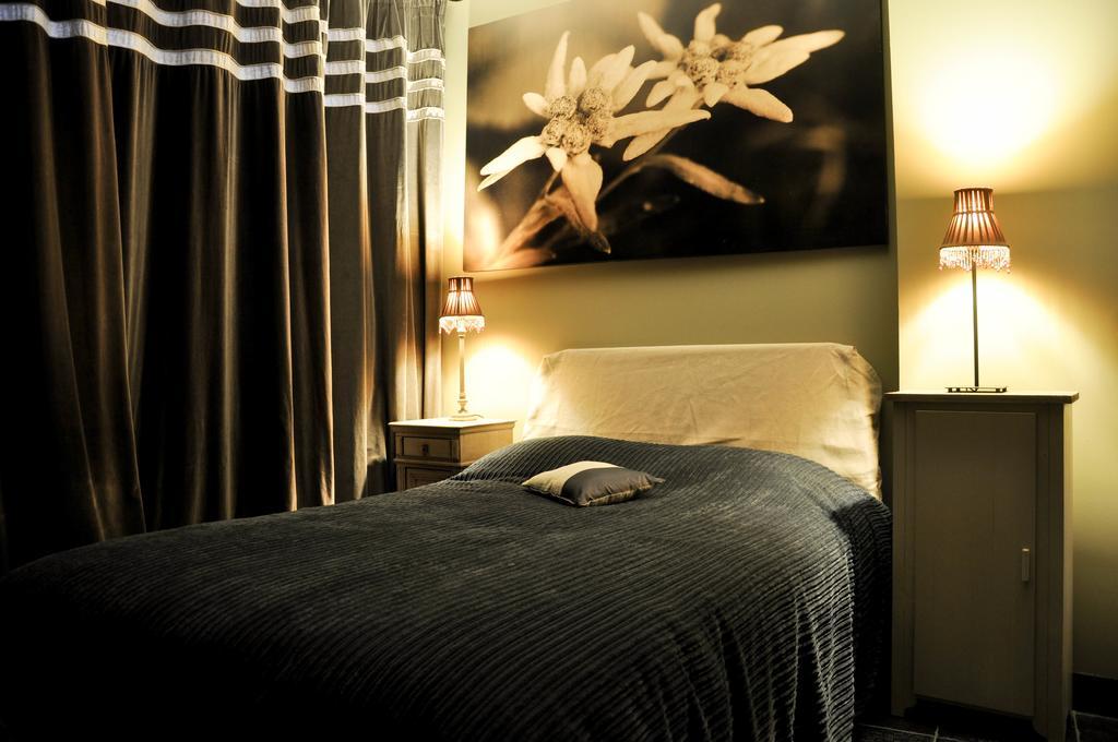 Maison D'Ide Bouillon Bilik gambar