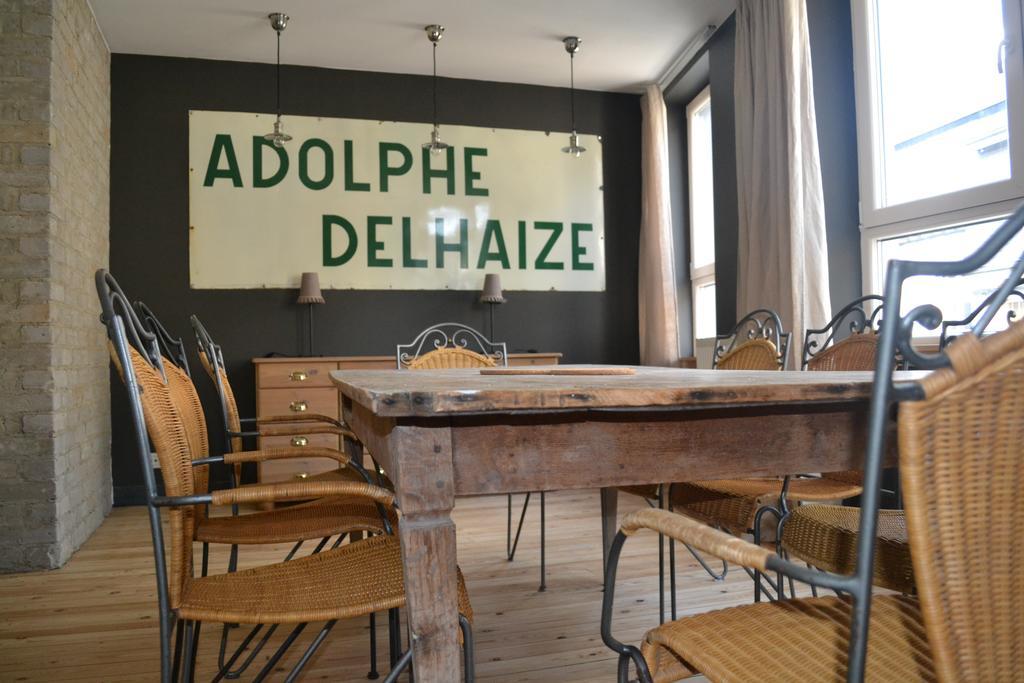 Maison D'Ide Bouillon Bilik gambar